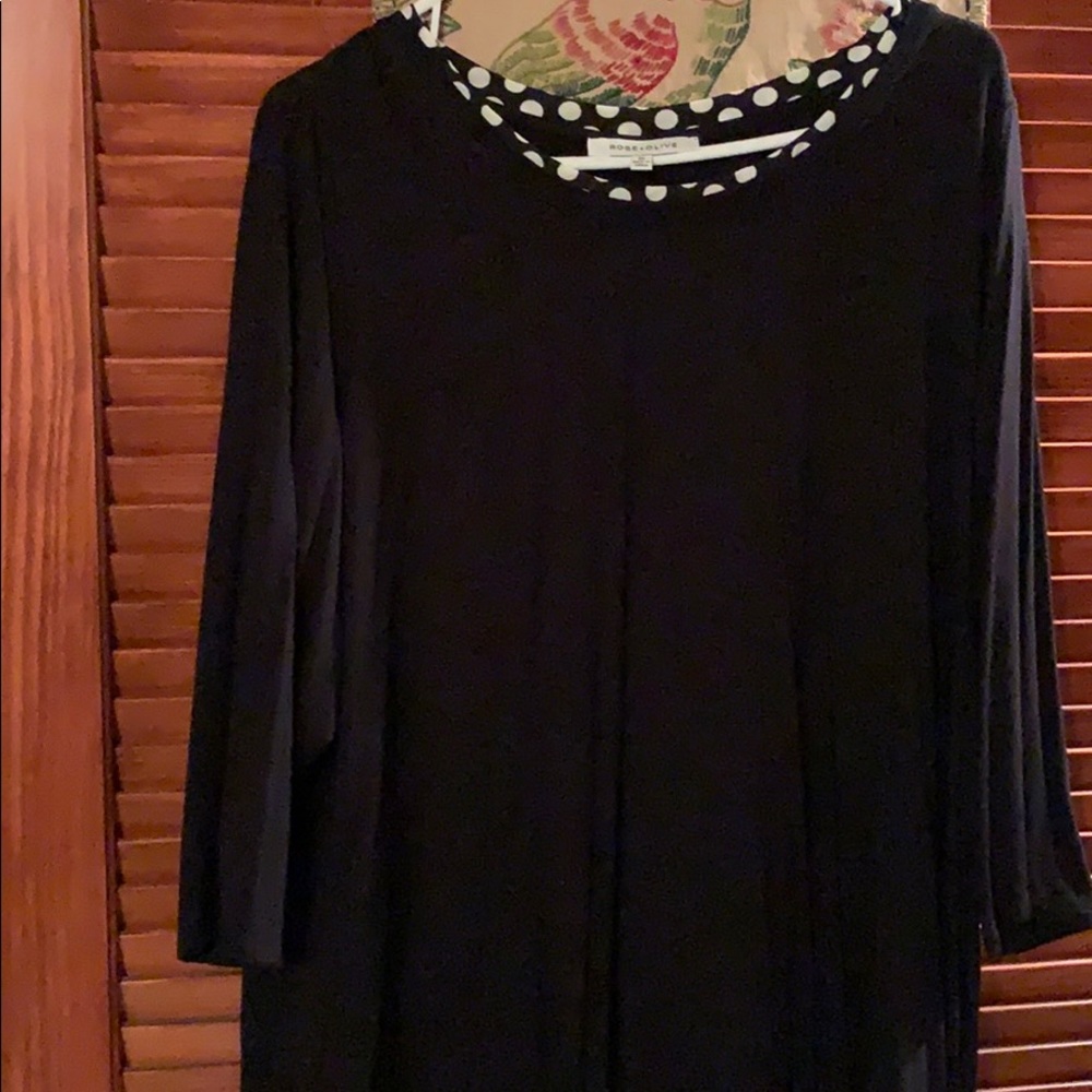 Long sleeve blouse.